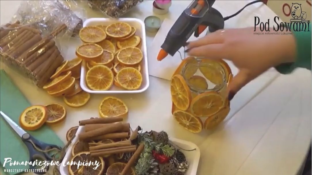 Warsztaty tworzenia lampionów ozdabianych suszonymi pomarańczami