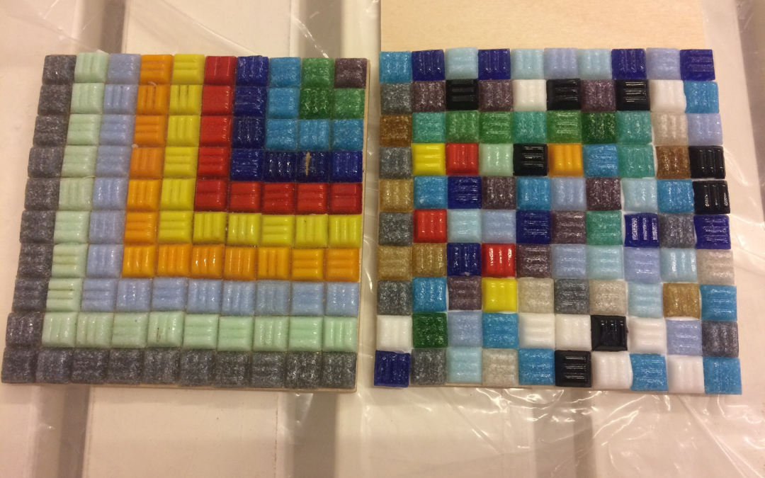 Zdjęcie przedstawiające mozaiki ceramiczne.