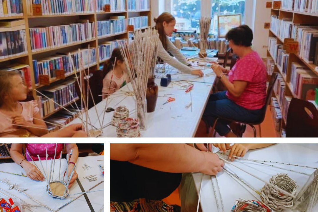 kolaż zdjęć przedstawiający warsztaty z tworzenia przedmiotów z papierowej wikliny zorganizowane podczas warszawskich dni seniora w roku 2023 w bibliotece na Żoliborzu