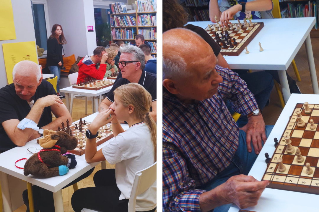 kolaż zdjęć przedstawiający uczestników zajęć Szachy dla Seniora zorganizowanych podczas warszawskich dni seniora w roku 2023 w bibliotece na Żoliborzu