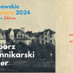 grafika wyróżniająca. napisy: warszawskie dni seniora 2024 w bibliotece na żoliborzu, żoliborz dziennikarski spacer, 26 września (czwartek), godz. 17:00, zbiórka: wejście do Parku Żeromskiego przy pl. Wilsona. zdjęcie z lat 30. XX wieku. Tyły nieistniejących domów przu ul. Cz. Rybińskiego. Dom na wprost ul. Sułkowskiego 35.