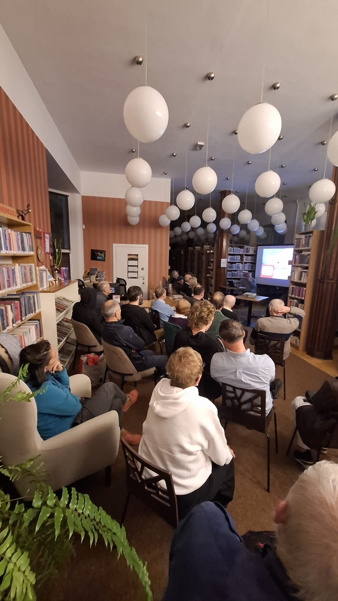 publiczność na spotkaniu z jerzym lemańskim